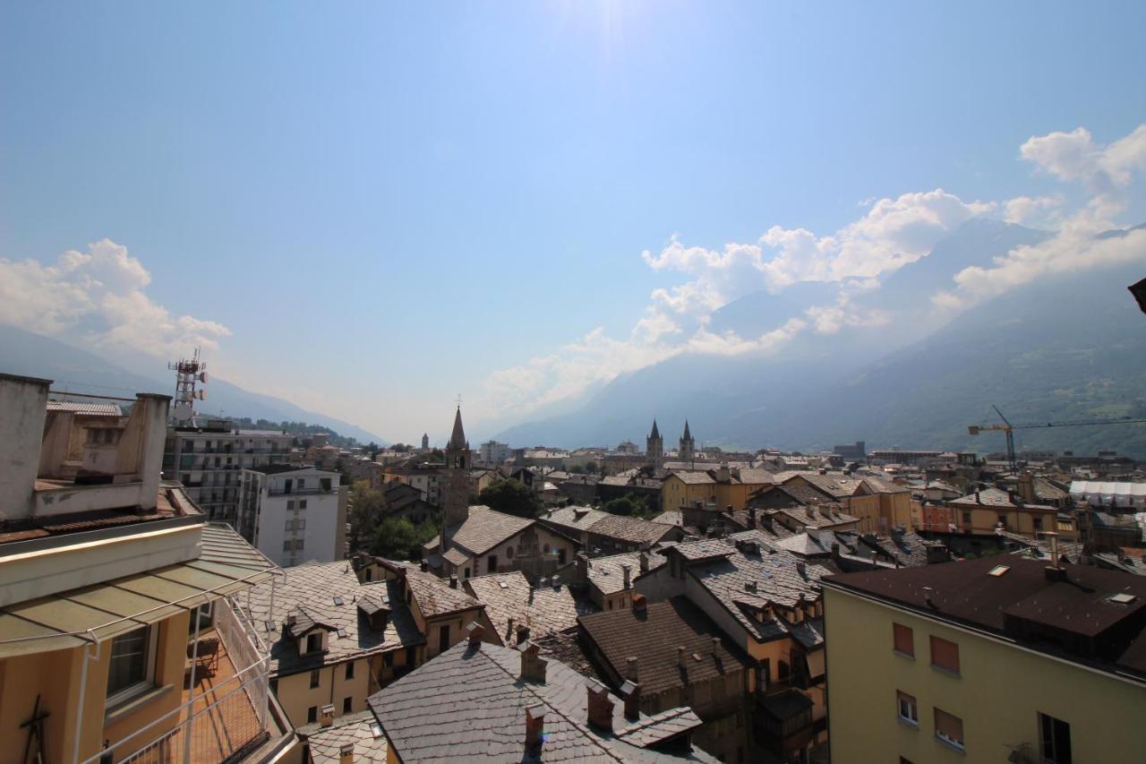 Lovely Panoramic View Apartment - Affitti Brevi Italia Aosta Eksteriør billede